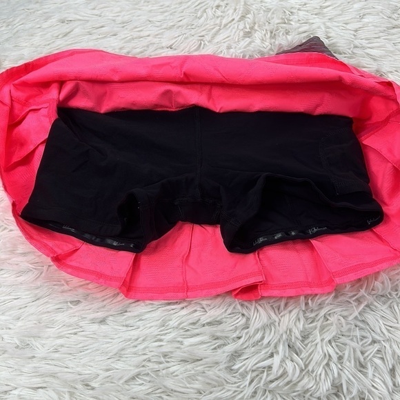 Lululemon Run: Pace Setter Skirt *Regular Flash / Wee Are From Space Deep Coal - Picture 4 of 8